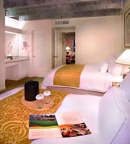 Hotel Cottonwoods & 3*